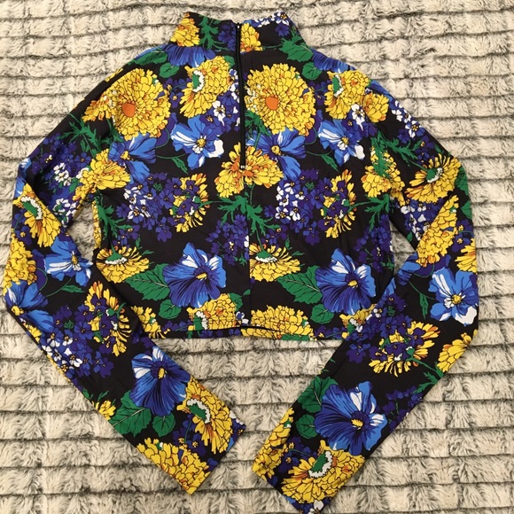 Urban Outfitters Floral Crop Top - Picture 5 of 7